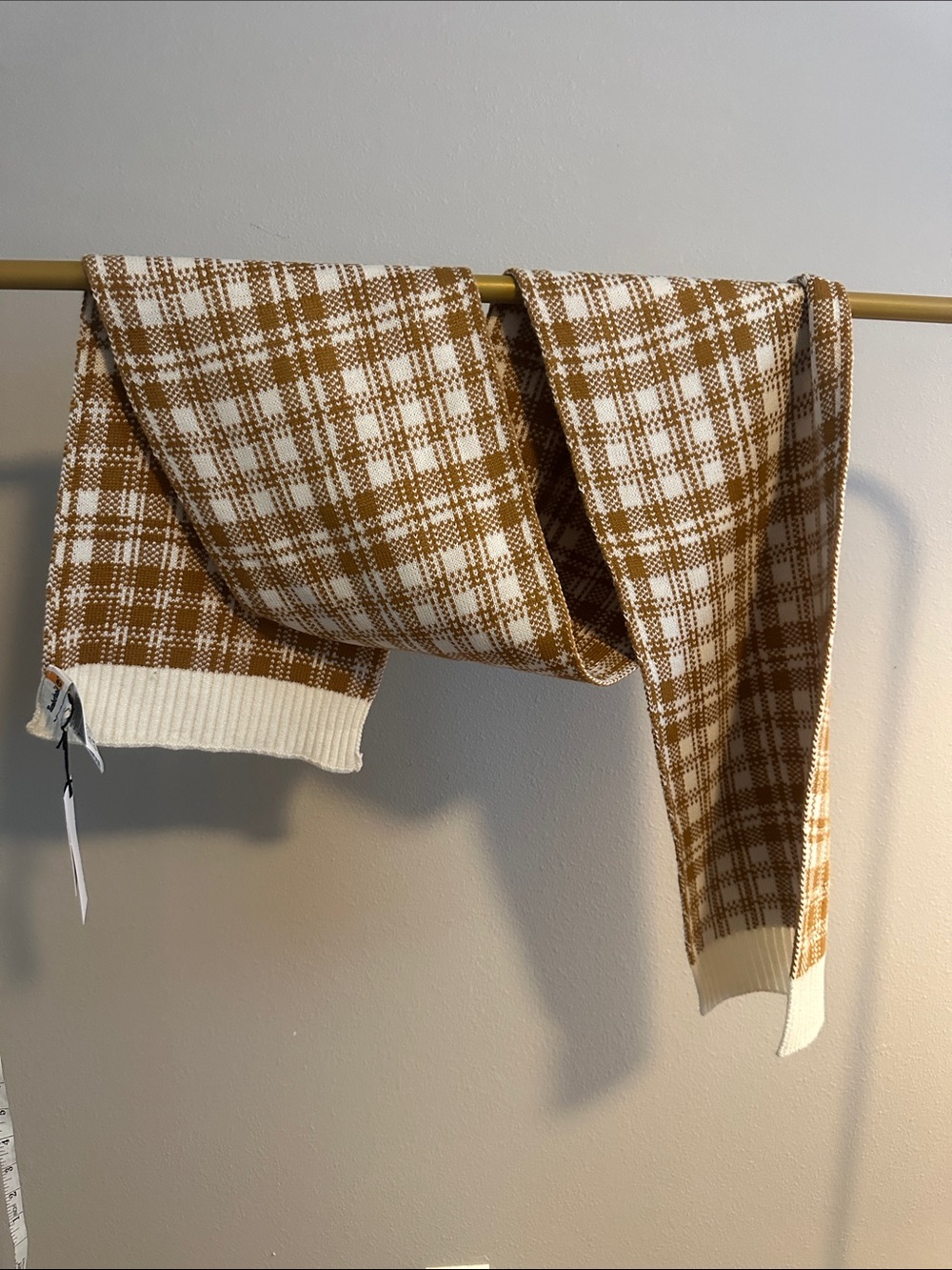 Timberland rust and White Knit Scarf with Logo Tag